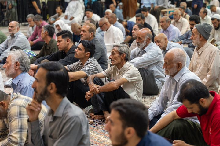 دومین شب از جشن‌های هفته وحدت در حرم بانوی کرامت