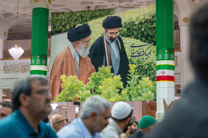 دومین شب از جشن‌های هفته وحدت در حرم بانوی کرامت