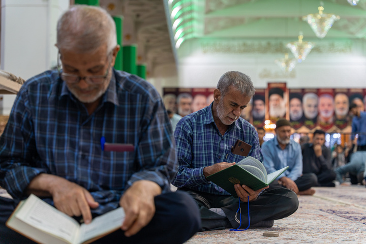 دومین شب از جشن‌های هفته وحدت در حرم بانوی کرامت