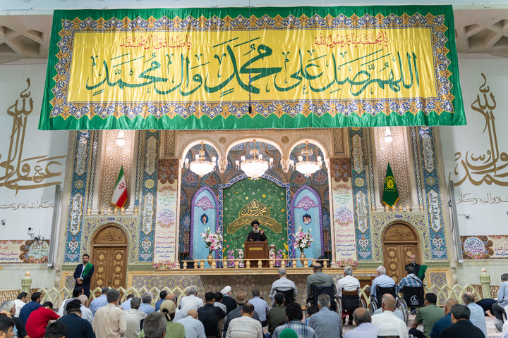 دومین شب از جشن‌های هفته وحدت در حرم بانوی کرامت