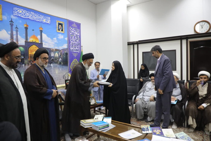 قم در نشر معارف اهل‌بیت(ع) و تمدن‌سازی اسلامی رسالتی جهانی دارد
