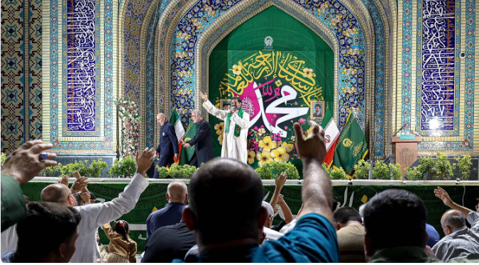 نسیم مدینه در قلب مشهد؛ وقتی صحن غدیر به رنگ وحدت درمی‌آید
