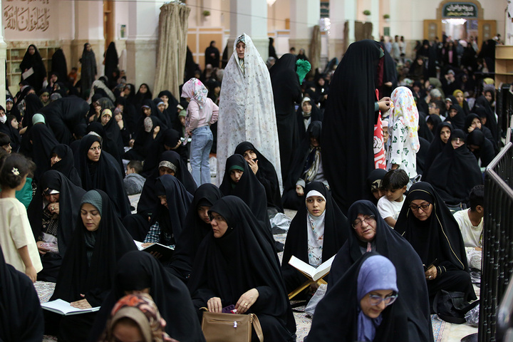 بزرگداشت دولتمردان شهید در حرم مطهر بانوی کرامت