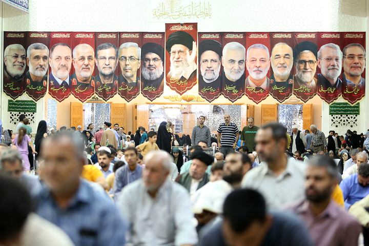 بزرگداشت دولتمردان شهید در حرم مطهر بانوی کرامت