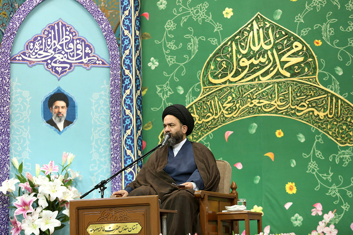 بزرگداشت دولتمردان شهید در حرم مطهر بانوی کرامت