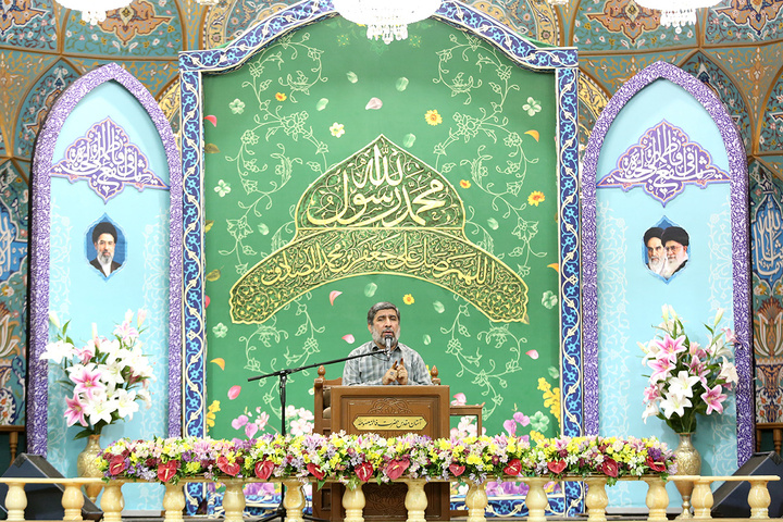 بزرگداشت دولتمردان شهید در حرم مطهر بانوی کرامت