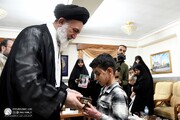 تشرف جمعی از خانواده‌های شهدای مدرسه شجره طیبه میناب به حرم مطهر حضرت عبدالعظیم(ع)