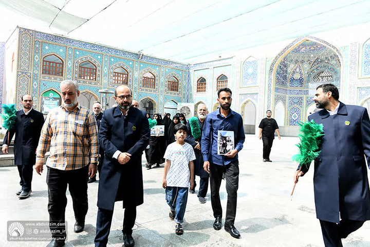 تشرف جمعی از خانواده‌های شهدای مدرسه شجره طیبه میناب به حرم مطهر حضرت عبدالعظیم(ع)