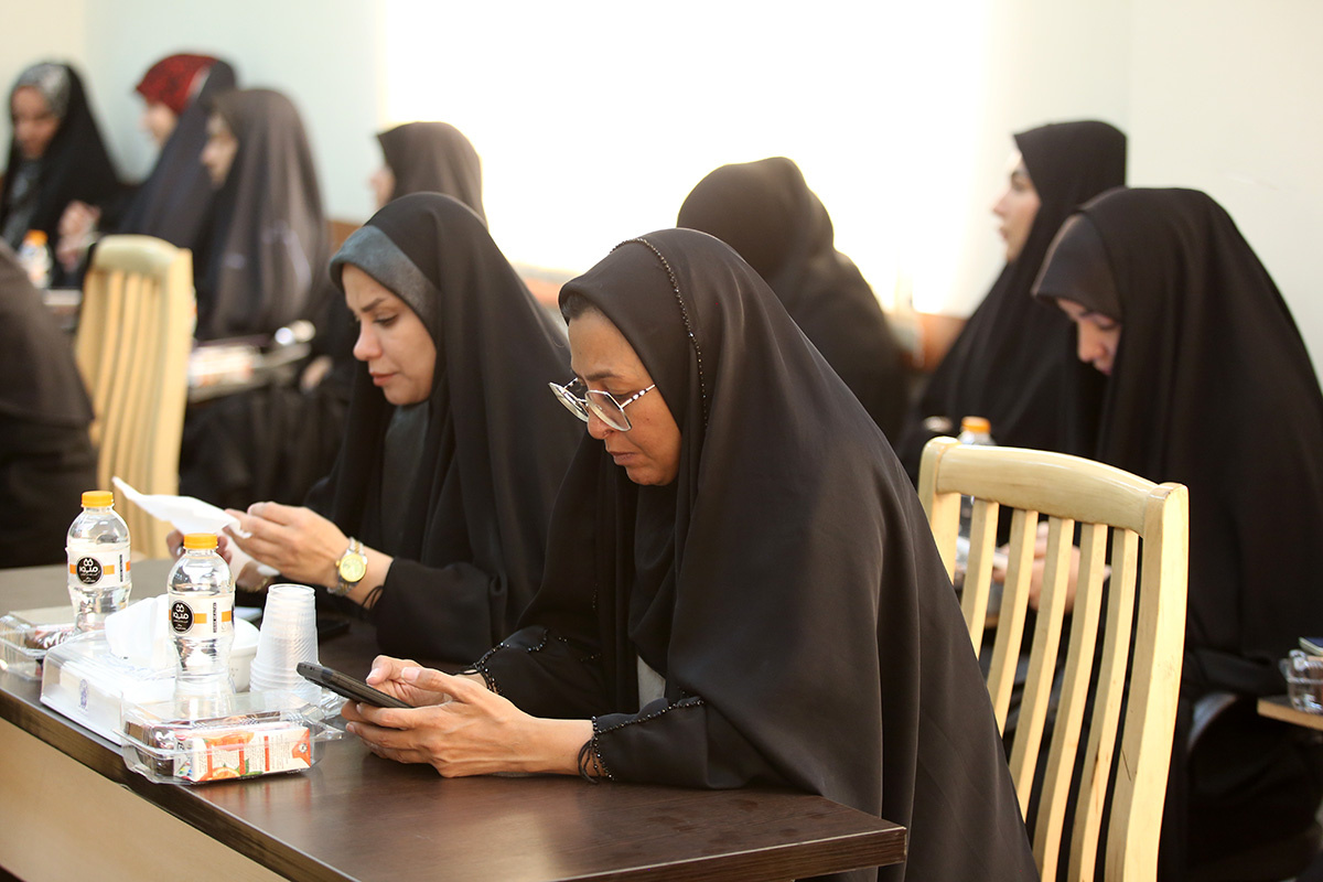 نشست خبری تشریح برنامه‌های حرم مطهر بانوی کرامت در ایام معصومیه برگزار شد
