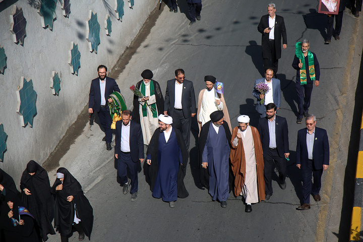 استقبال باشکوه اهالی دیار اهل بیت(ع) از کاروان نمادین ورود بانوی کرامت به قم