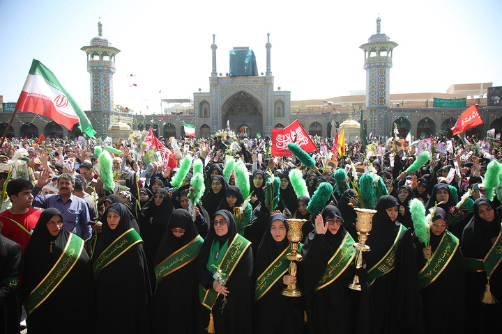 استقبال باشکوه اهالی دیار اهل بیت(ع) از کاروان نمادین ورود بانوی کرامت به قم