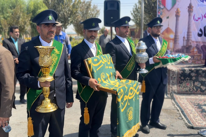استقبال سفیران کریمه اهل بیت(س) از مسافران قم در سالروز ورود بانوی کرامت به این شهر