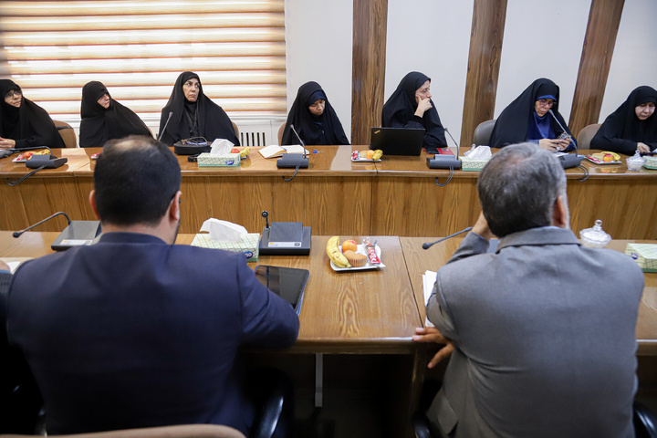 نشست تخصصی «بررسی پیش‌نویس سند راهبردی کرامت و تعالی زن مبتنی بر الگوی فاطمی»