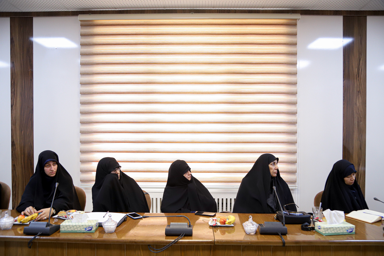نشست تخصصی «بررسی پیش‌نویس سند راهبردی کرامت و تعالی زن مبتنی بر الگوی فاطمی»