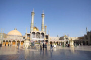 جلوه‌هایی از صحن‌ها و رواق‌های حرم بانوی کرامت