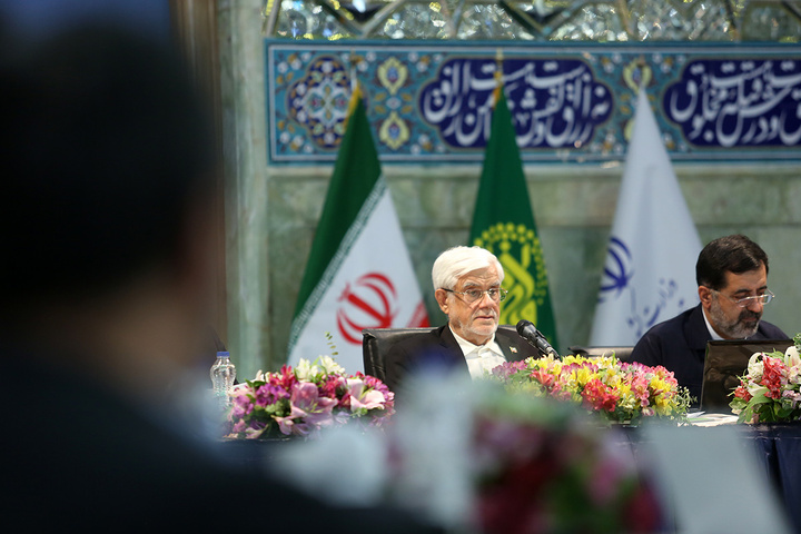 نشست «شورای ملی زیارت» با حضور معاون اول رئیس جمهور در حرم بانوی کرامت