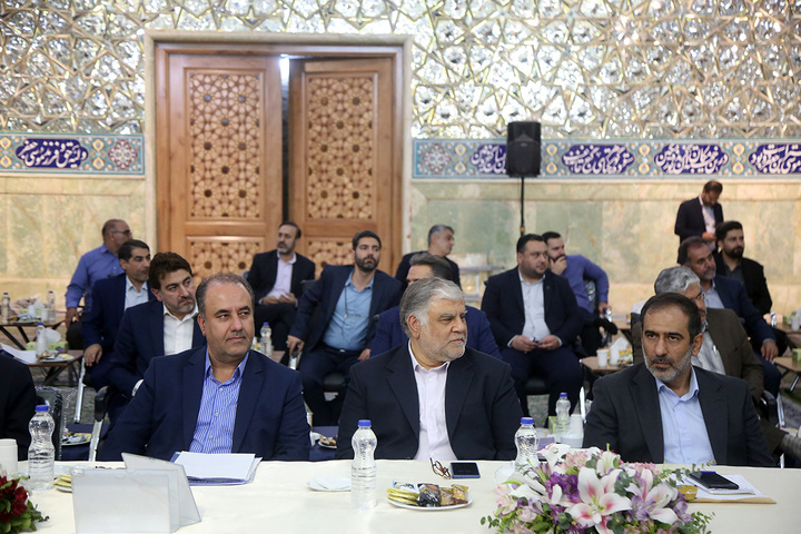 نشست «شورای ملی زیارت» با حضور معاون اول رئیس جمهور در حرم بانوی کرامت