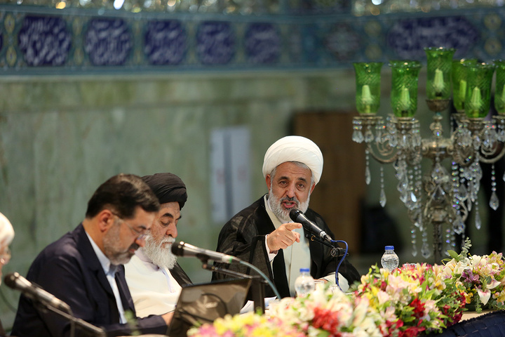 مطالبات نمایندگان قم از دولت در شورای ملی زیارت