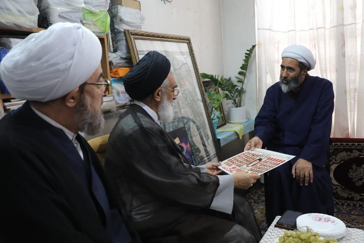 دیدار نماینده ولی فقیه در استان قم با خانواده شهید جنگ تحمیلی رمضان