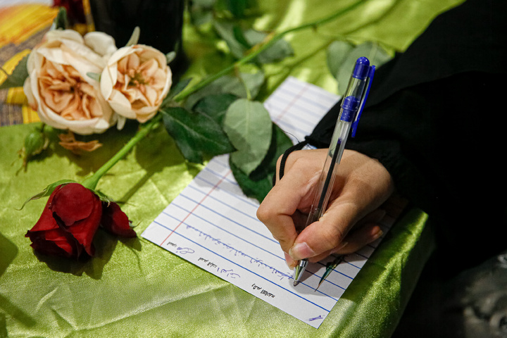 تشرف دانش‌آموزان عراقی به حرم مطهر رضوی