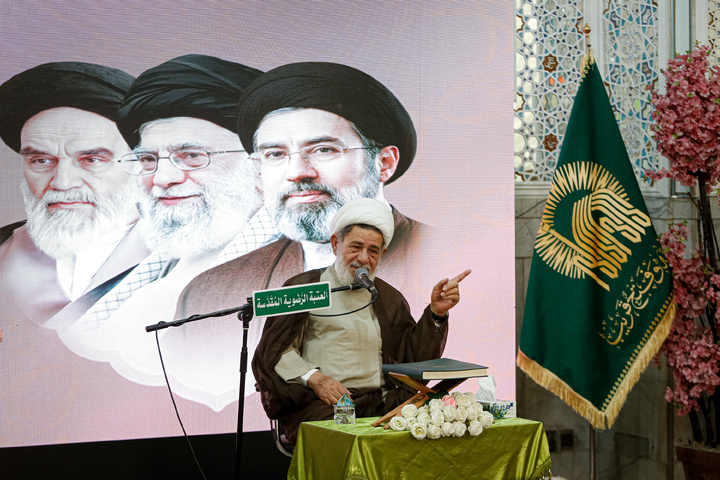 تشرف دانش‌آموزان عراقی به حرم مطهر رضوی