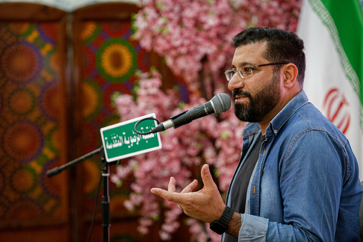 تشرف دانش‌آموزان عراقی به حرم مطهر رضوی