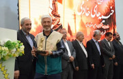 تجلیل از خادمان ۱۱ موکب رضوی همدان در اختتامیه خیمه‌های خادمی