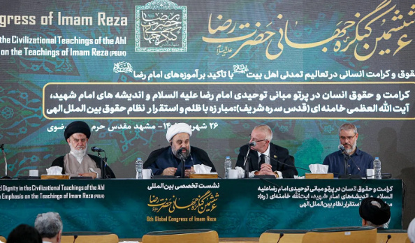 عبور پیام انقلاب اسلامی از مرزهای ملی با تکیه بر الگوی رضوی