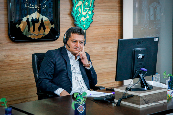 پاسخگویی تلفنی مدیر نظارت بر موقوفات آستان قدس رضوی به مخاطبان سامانه ۱۳۸