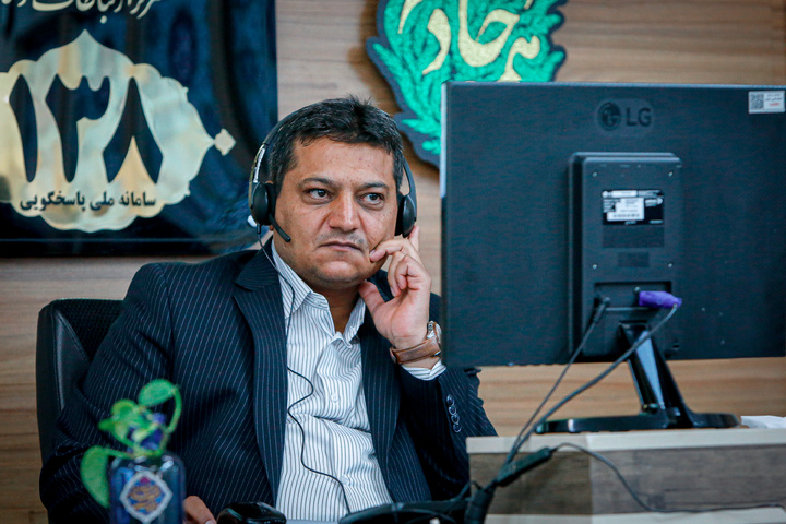 پاسخگویی تلفنی مدیر نظارت بر موقوفات آستان قدس رضوی به مخاطبان سامانه ۱۳۸