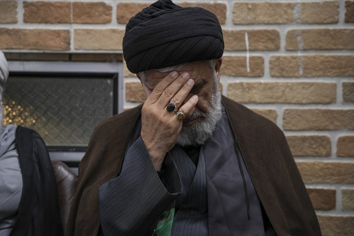 ابراز تسلیت خادمان حرم مطهر بانوی کرامت به بیت آیت‌الله شبیری زنجانی