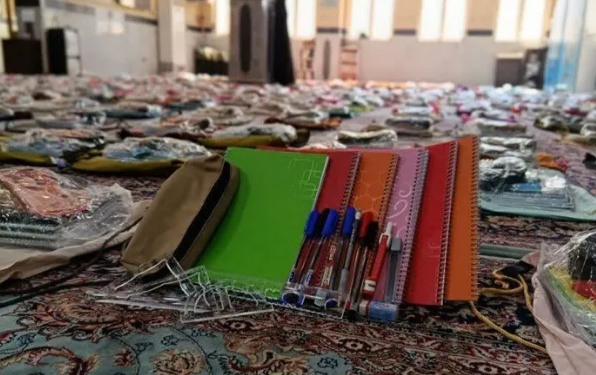 ۱۰۰۰ بسته "مهر رضوی" در اختیار دانش‌آموزان کم‌برخوردار اسلامشهر قرار گرفت