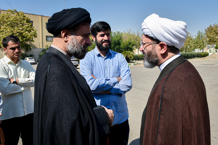 بازدید مدیران آستان قدس رضوی از فرایند توزیع اقلام آموزشی و فرهنگی مهدالرضا علیه‌السلام