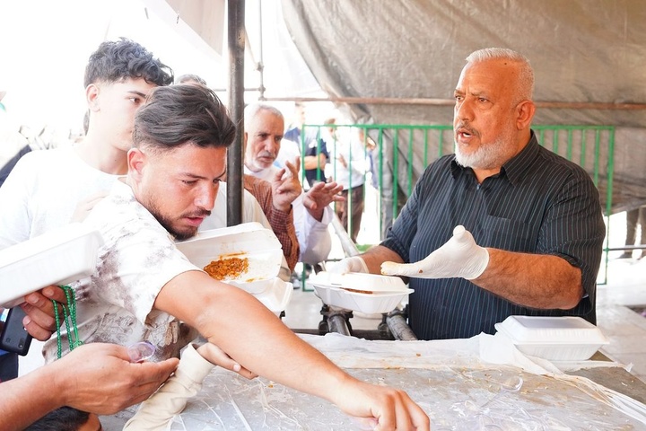 خدمت‌رسانی ۳۰ موکب ایرانی و عراقی به زائران در حرم حضرت معصومه(س)