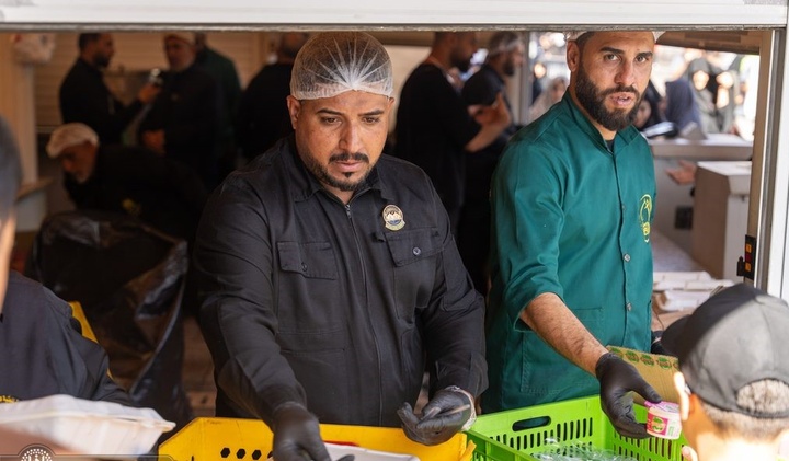 خدمت‌رسانی ۳۰ موکب ایرانی و عراقی به زائران در حرم حضرت معصومه(س)