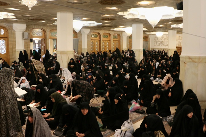 نخستین محفل عزاداری بانوی کرامت در آستان مقدس فاطمی