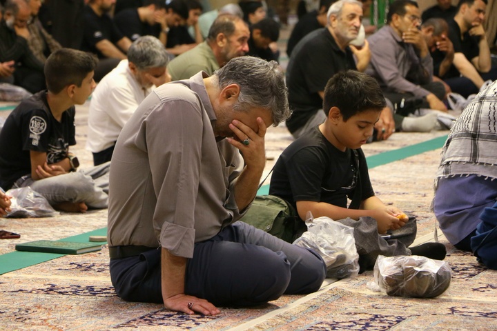 نخستین محفل عزاداری بانوی کرامت در آستان مقدس فاطمی