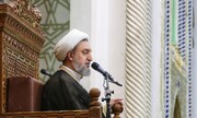 حضرت فاطمه معصومه(س) الگوی صبر و ذکر هستند