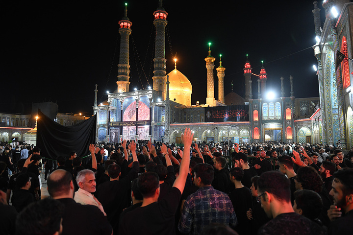 حال‌وهوای معنوی و شورانگیز حرم بانوی کرامت در شب رحلت آن حضرت