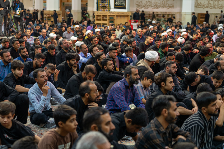 دومین محفل عزاداری شب رحلت بانوی کرامت در حرم مطهر قم