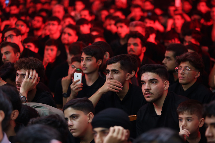 عزاداری پرشور نسل جوان در شب رحلت حضرت معصومه(س)
