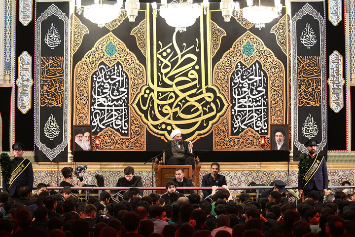 عزاداری پرشور نسل جوان در شب رحلت حضرت معصومه(س)