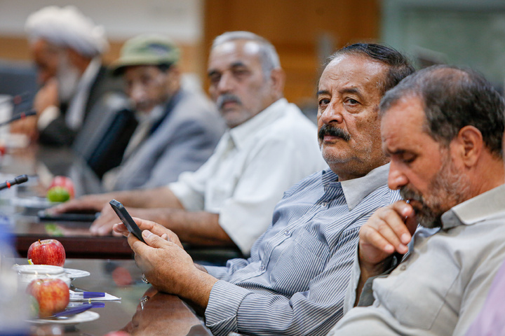 نشست نقد و بررسی کتاب «قبل از اینجا»