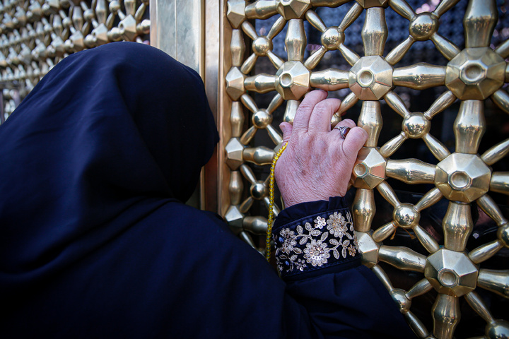 تشرف کاروان زیارتی معین الضعفا به حرم مطهر رضوی
