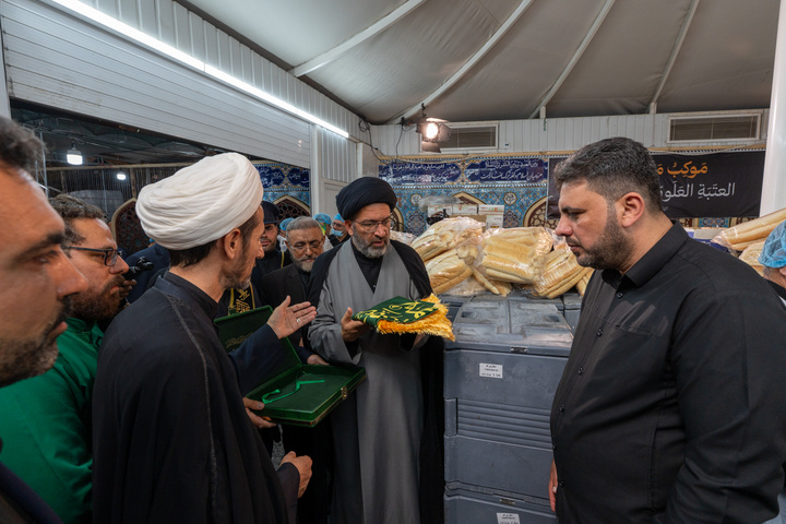 تقدیر از مواکب ایام رحلت بانوی کرامت توسط مسئولان حرم مطهر