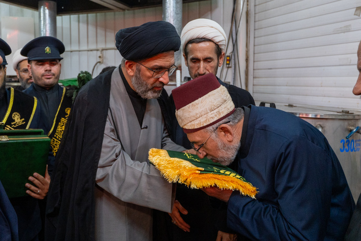 تقدیر از مواکب ایام رحلت بانوی کرامت توسط مسئولان حرم مطهر