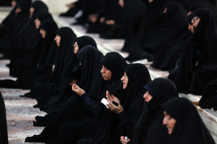 آیین خطبه‌خوانی خادمان حرم کریمه اهل بیت در شام رحلت ایشان