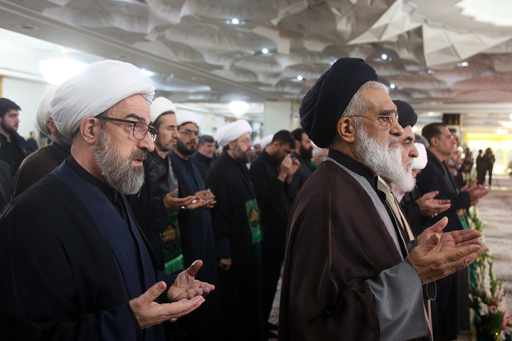 آیین خطبه‌خوانی خادمان حرم کریمه اهل بیت در شام رحلت ایشان