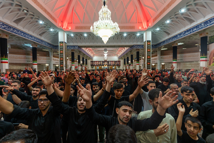 عزاداری پرشور عرب زبانان در حرم کریمه اهل بیت(س)