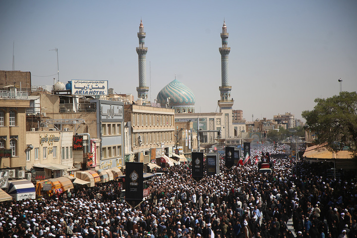 تشییع و تدفین پیکر آیت‌الله العظمی شبیری زنجانی در حرم بانوی کرامت